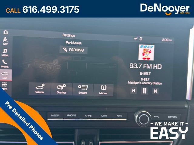 Used 2019 Porsche Macan AWD/4WD image 28