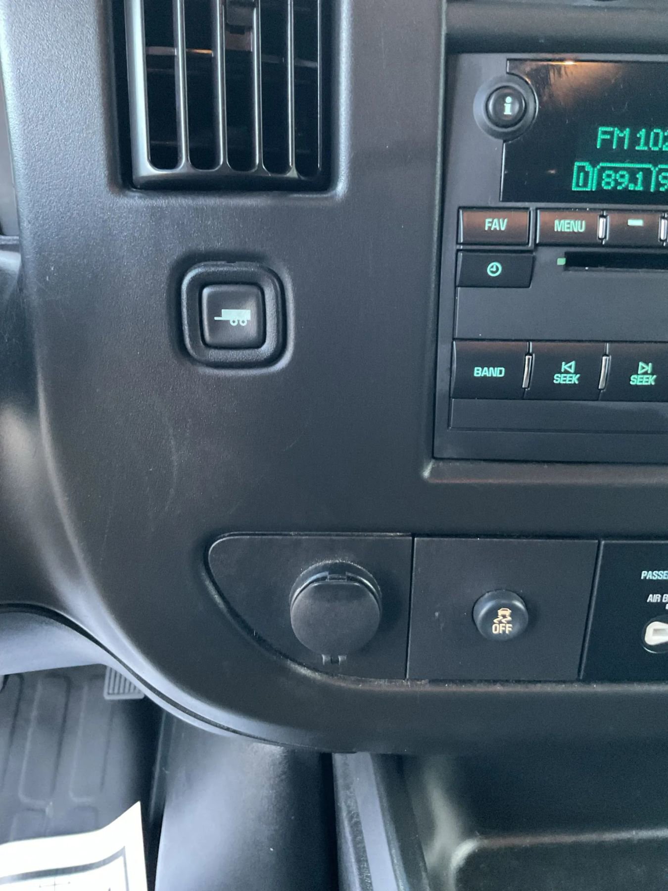 Used 2020 GMC Savana 3500 w/ Driver Convenience Package image 30