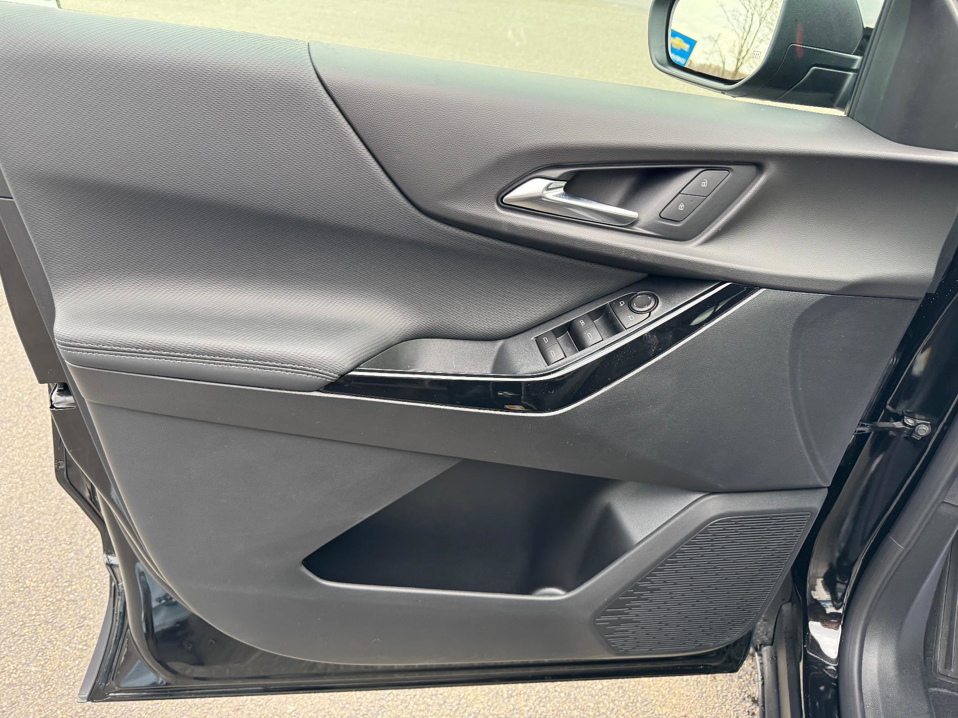 New 2026 Chevrolet Equinox LT w/ Midnight Edition image 18