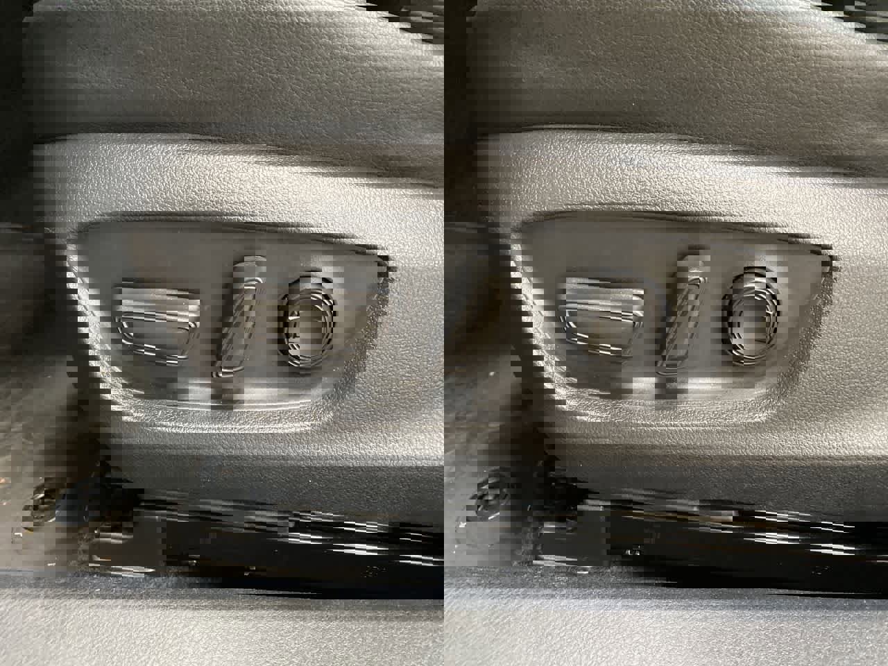 Used 2024 Toyota Camry SE image 15