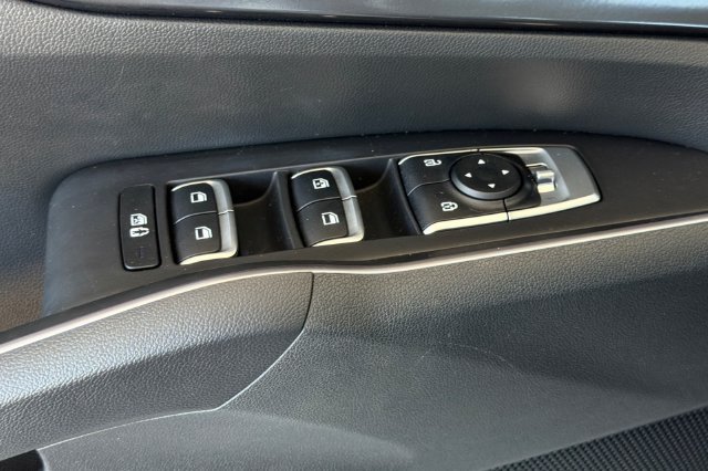 Used 2023 Kia Sorento S w/ Panoramic Sunroof Package FWD image 12