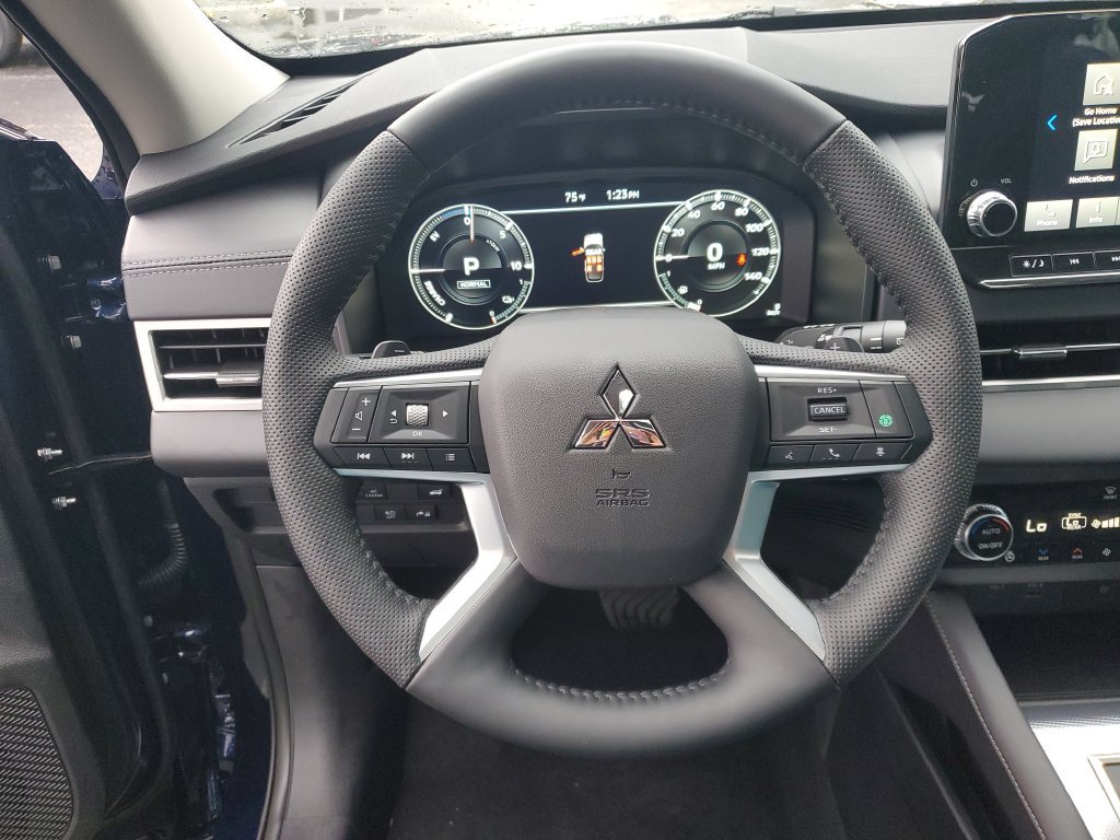 Used 2025 Mitsubishi Outlander SEL AWD/4WD image 18