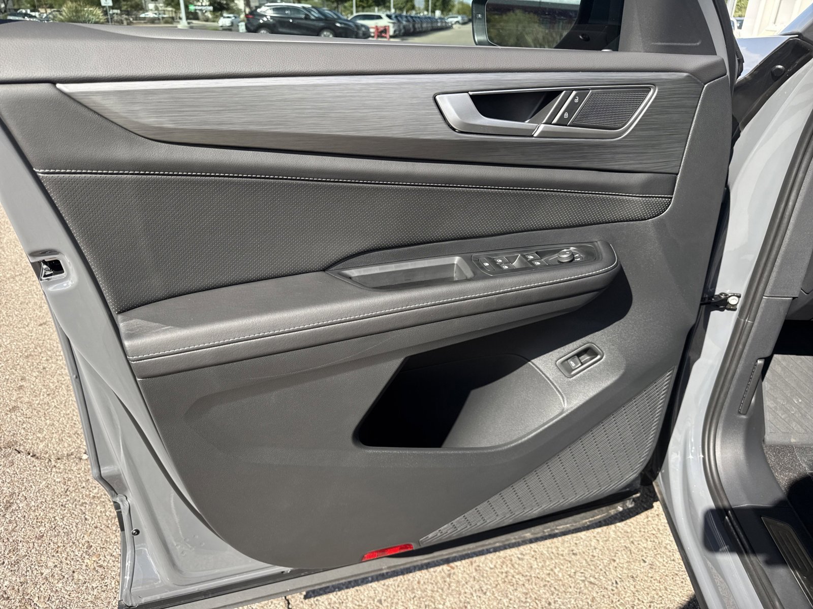 New 2026 Volkswagen Atlas Cross Sport SE image 13