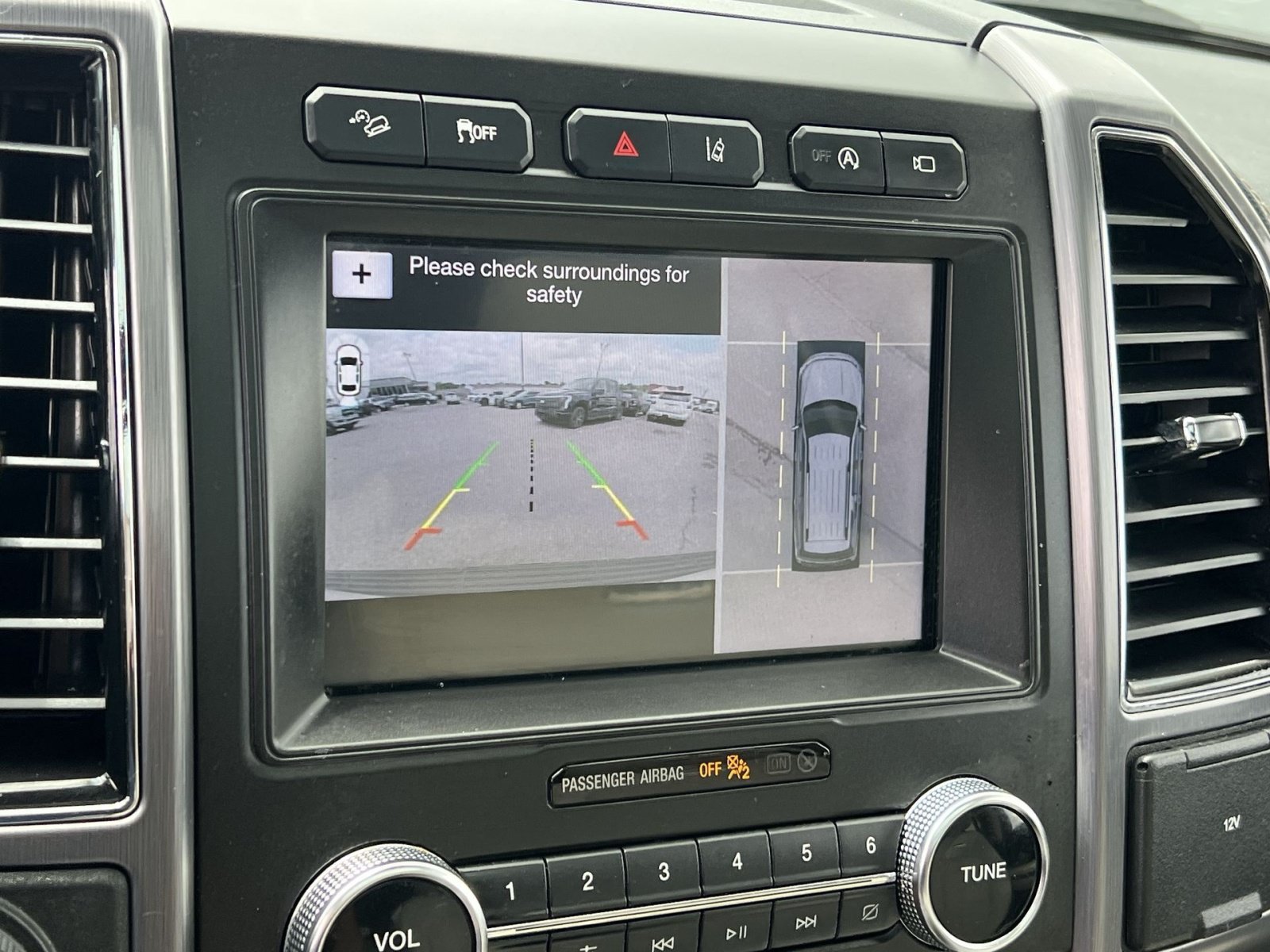 Used 2018 Ford Expedition Max Platinum AWD/4WD image 19