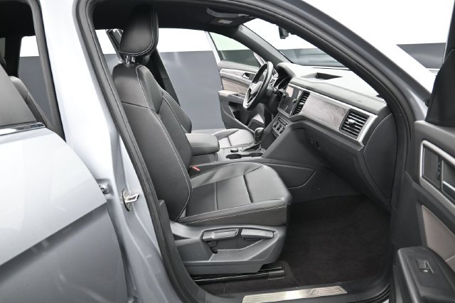 Used 2021 Volkswagen Atlas Cross Sport SE AWD/4WD image 34