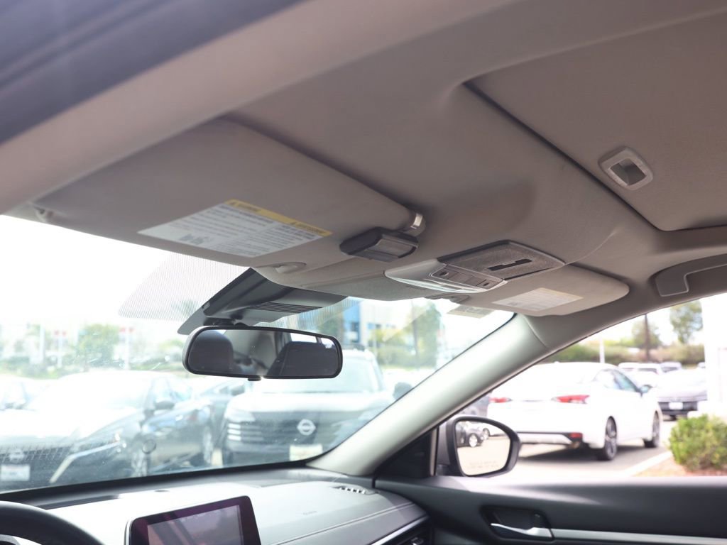 Used 2021 Nissan Altima 2.5 SV w/ SV Premium Package image 13