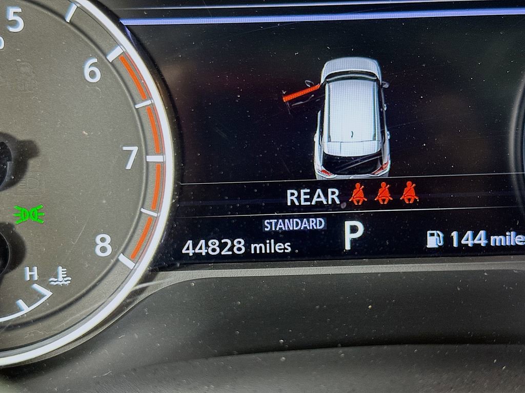 Used 2022 Nissan Rogue SV w/ SV Premium Package image 28