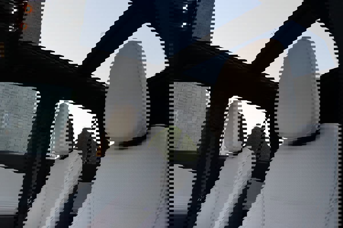 Used 2024 Mercedes-Benz GLC 300 4MATIC w/ AMG Line image 10