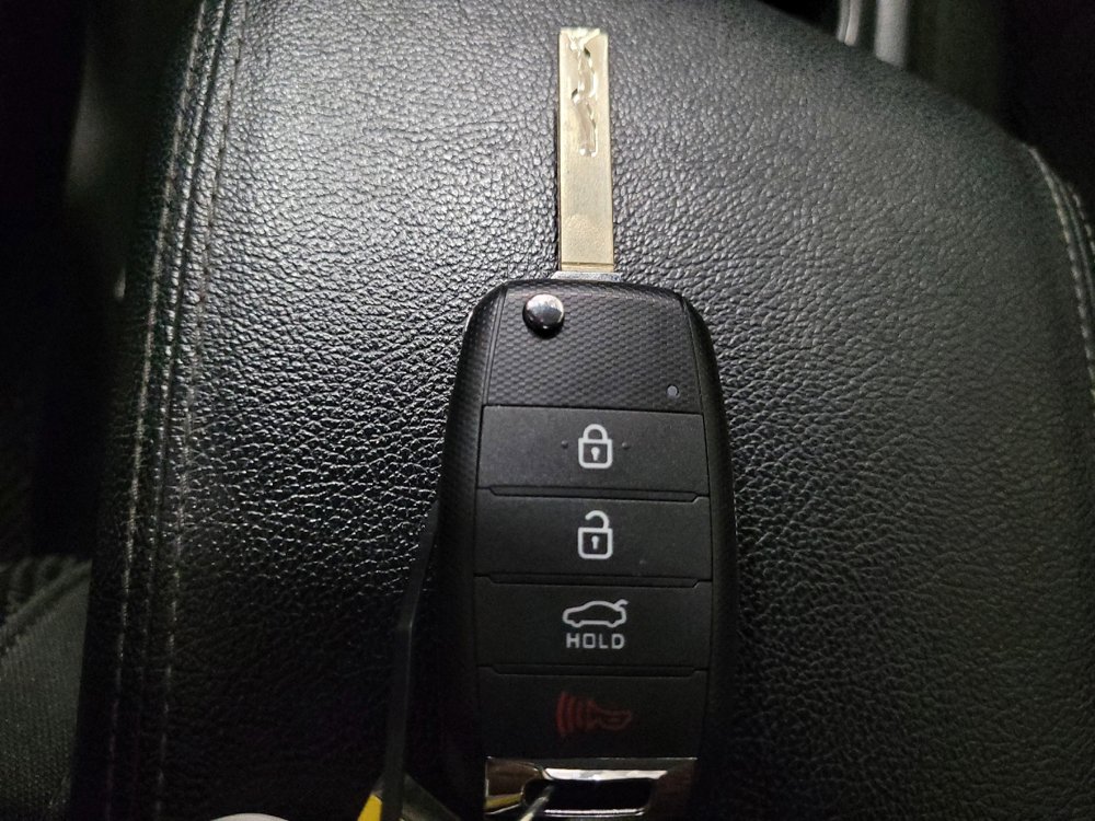 Used 2020 Kia Optima LX FWD image 32