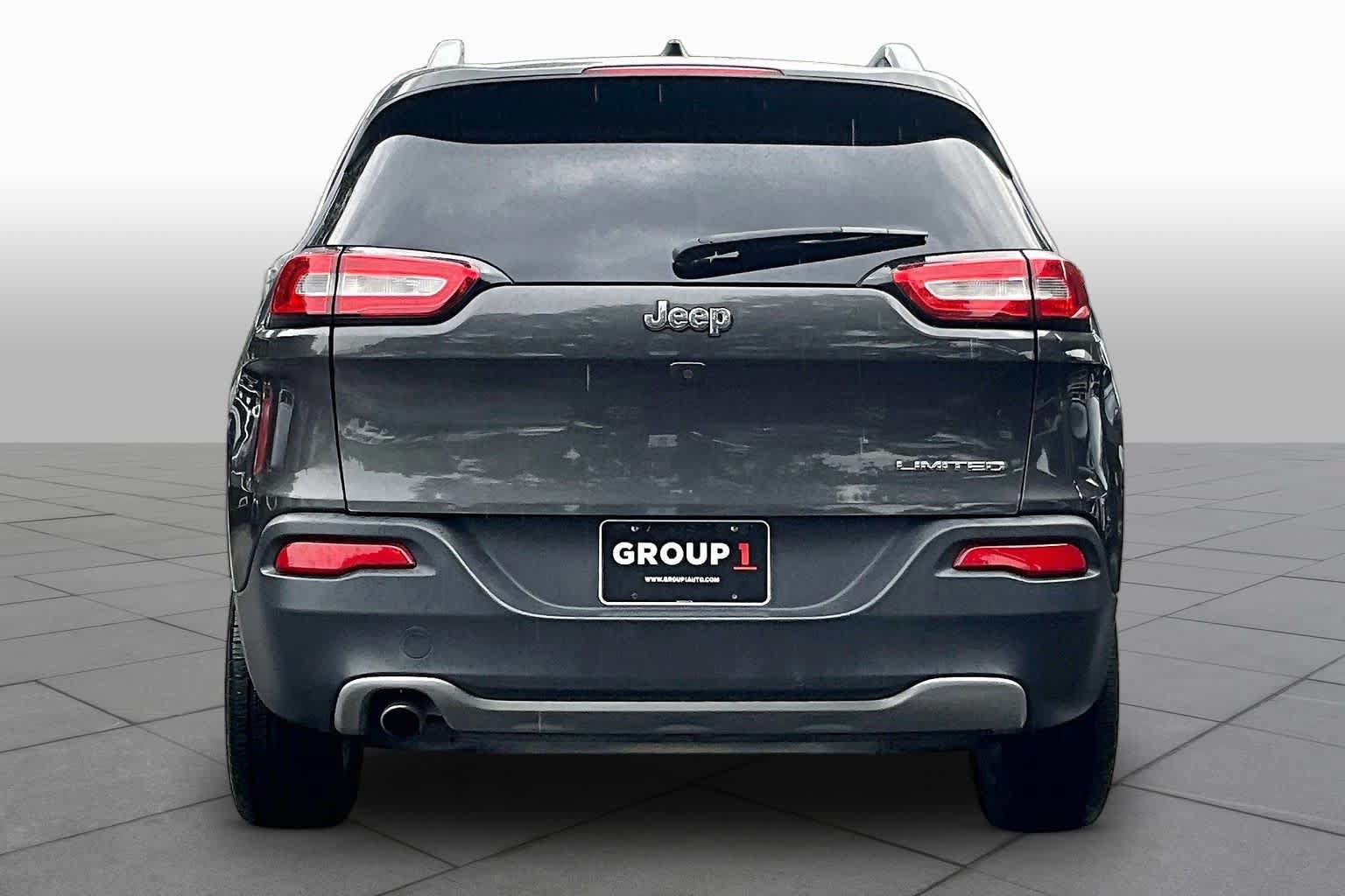 Used 2016 Jeep Cherokee Limited FWD image 5