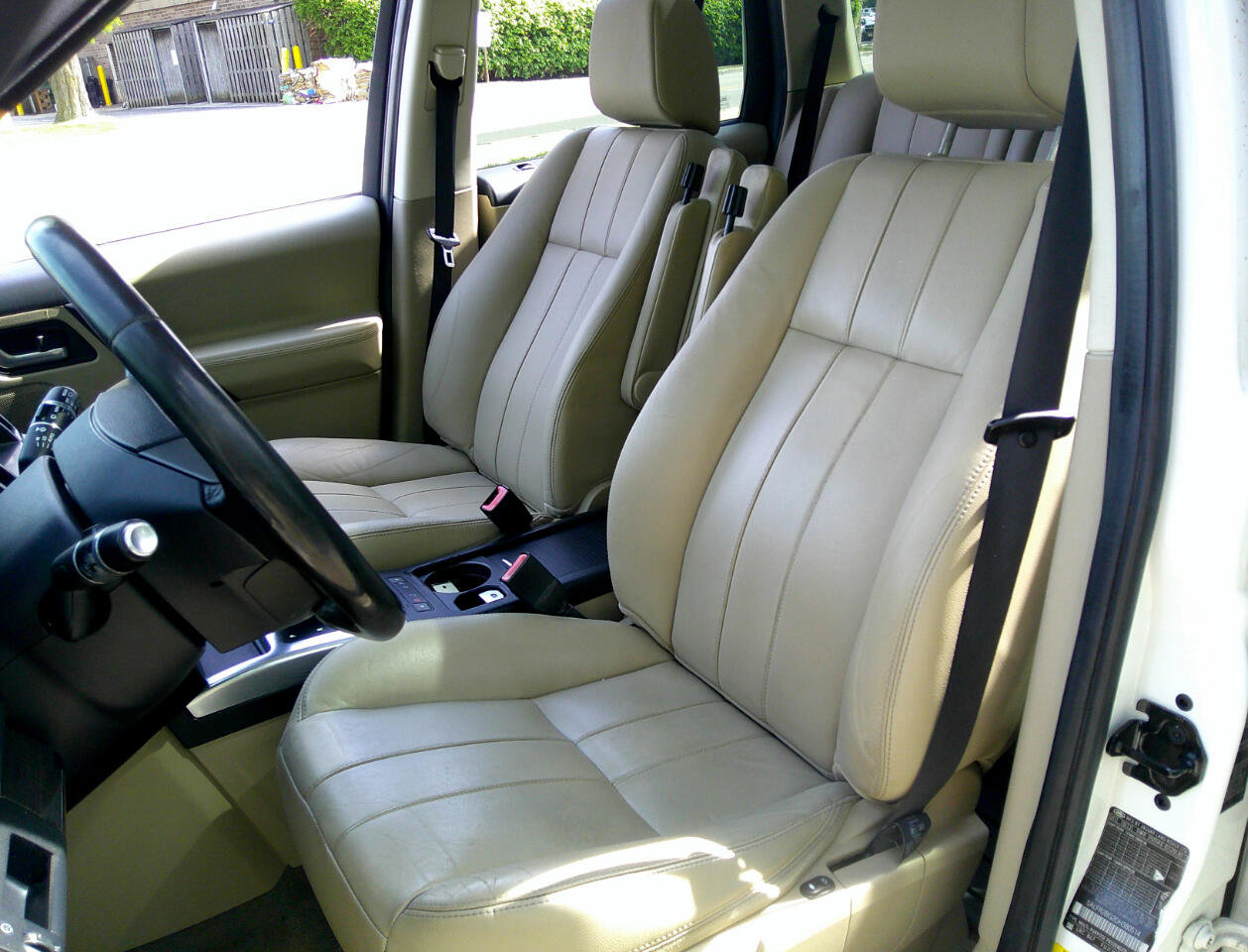 Used 2013 Land Rover LR2 image 33