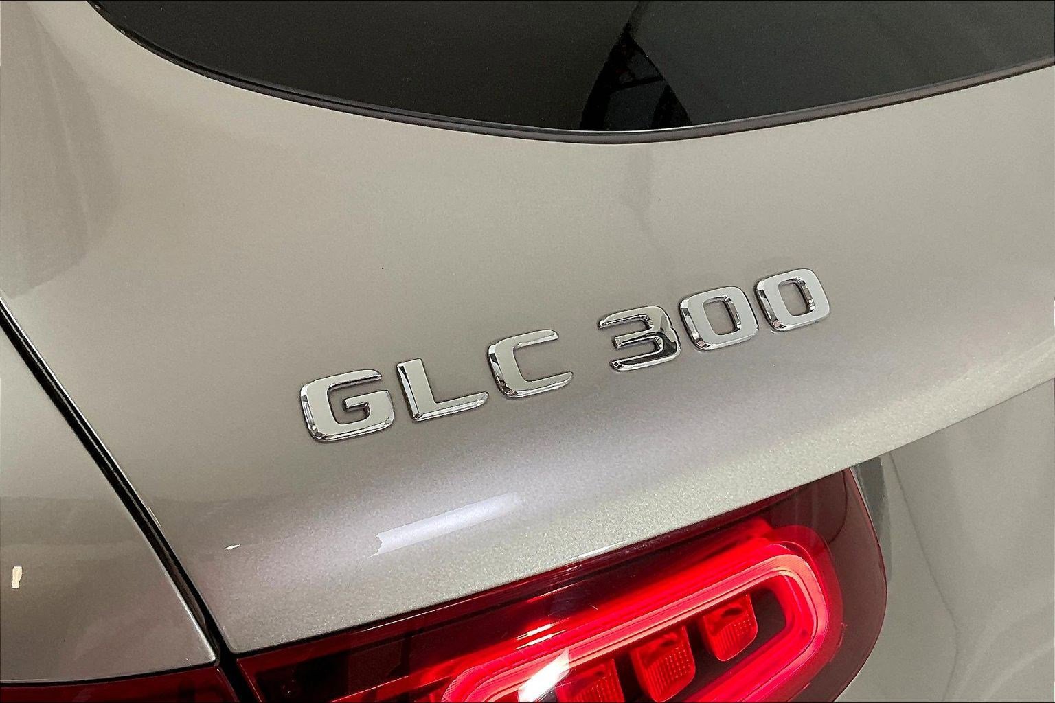 Used 2021 Mercedes-Benz GLC 300 4MATIC image 24