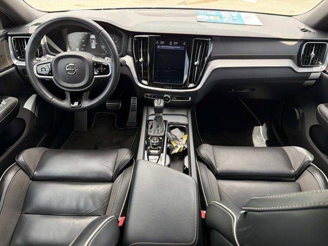 Used 2020 Volvo S60 T5 R-Design image 22