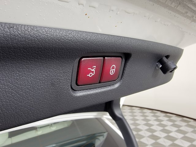 Certified 2023 Mercedes-Benz C 300 4MATIC Sedan image 11