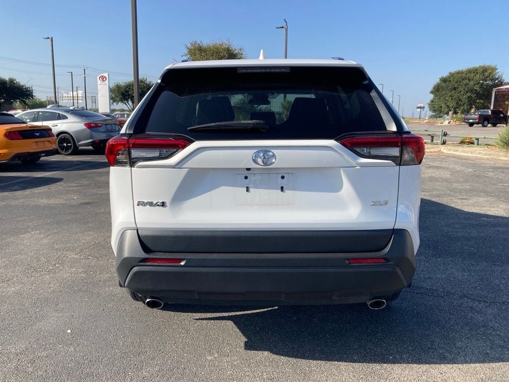 Used 2024 Toyota RAV4 XLE w/ Convenience Package FWD image 6