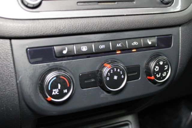 Used 2013 Volkswagen Tiguan S AWD/4WD image 17