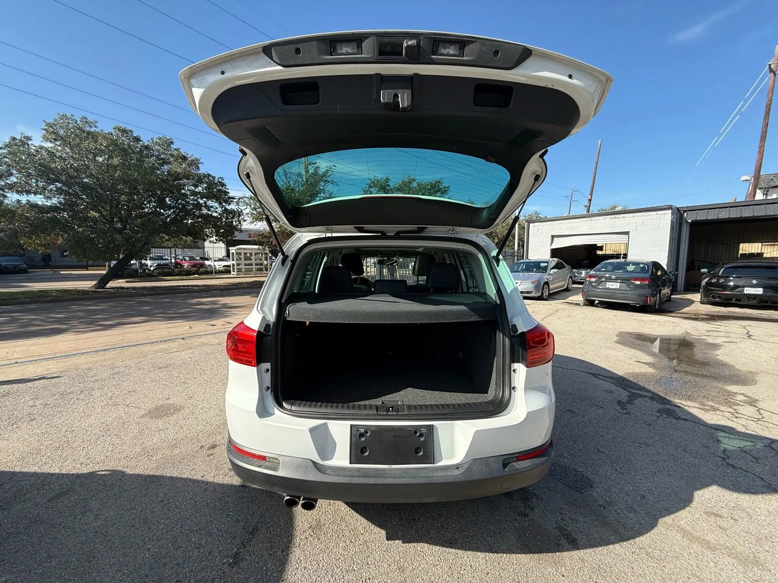 Used 2017 Volkswagen Tiguan Wolfsburg Edition image 32