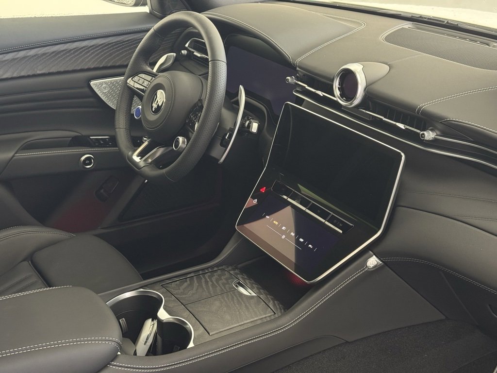 New 2025 Maserati Grecale GT image 39