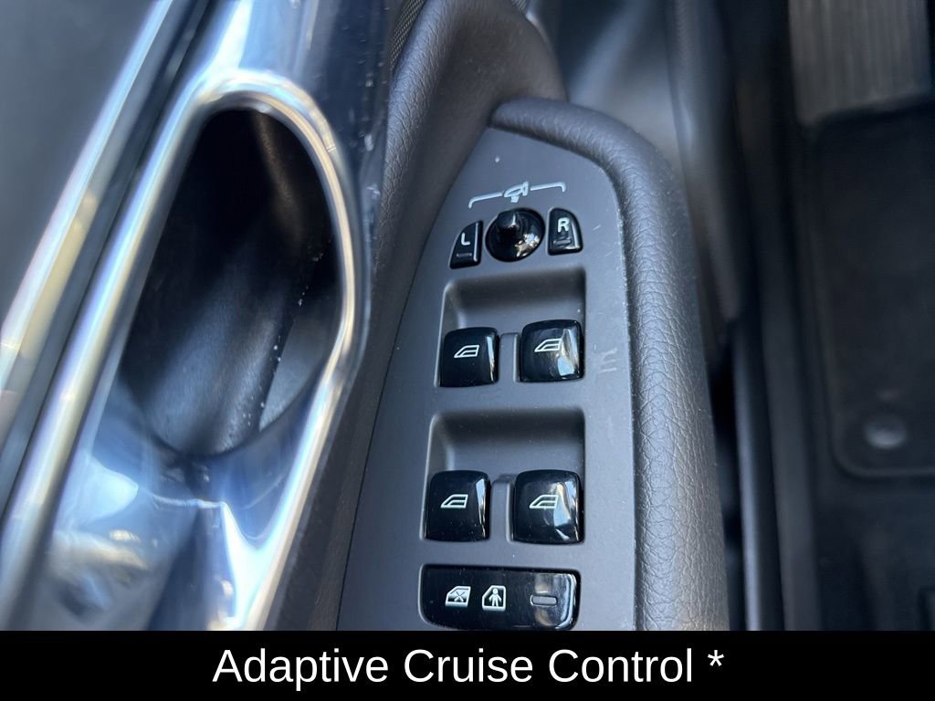 Used 2020 Volvo XC90 T6 Momentum image 12