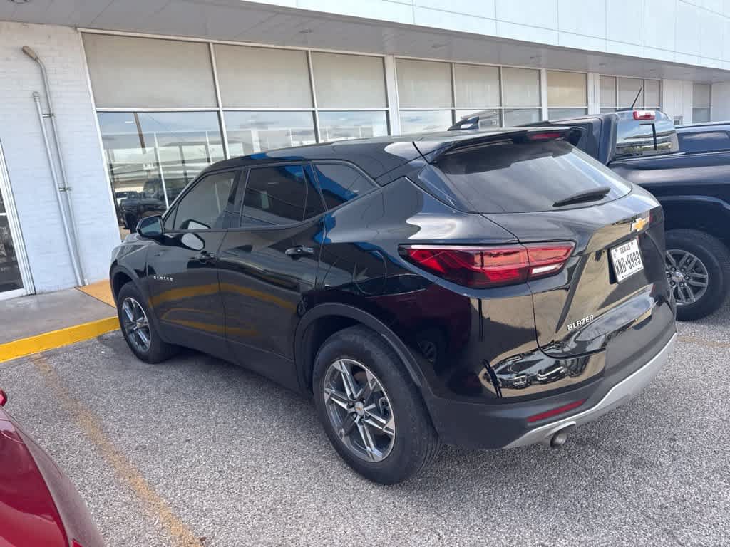 Used 2025 Chevrolet Blazer LT w/ Driver Confidence Package FWD image 9