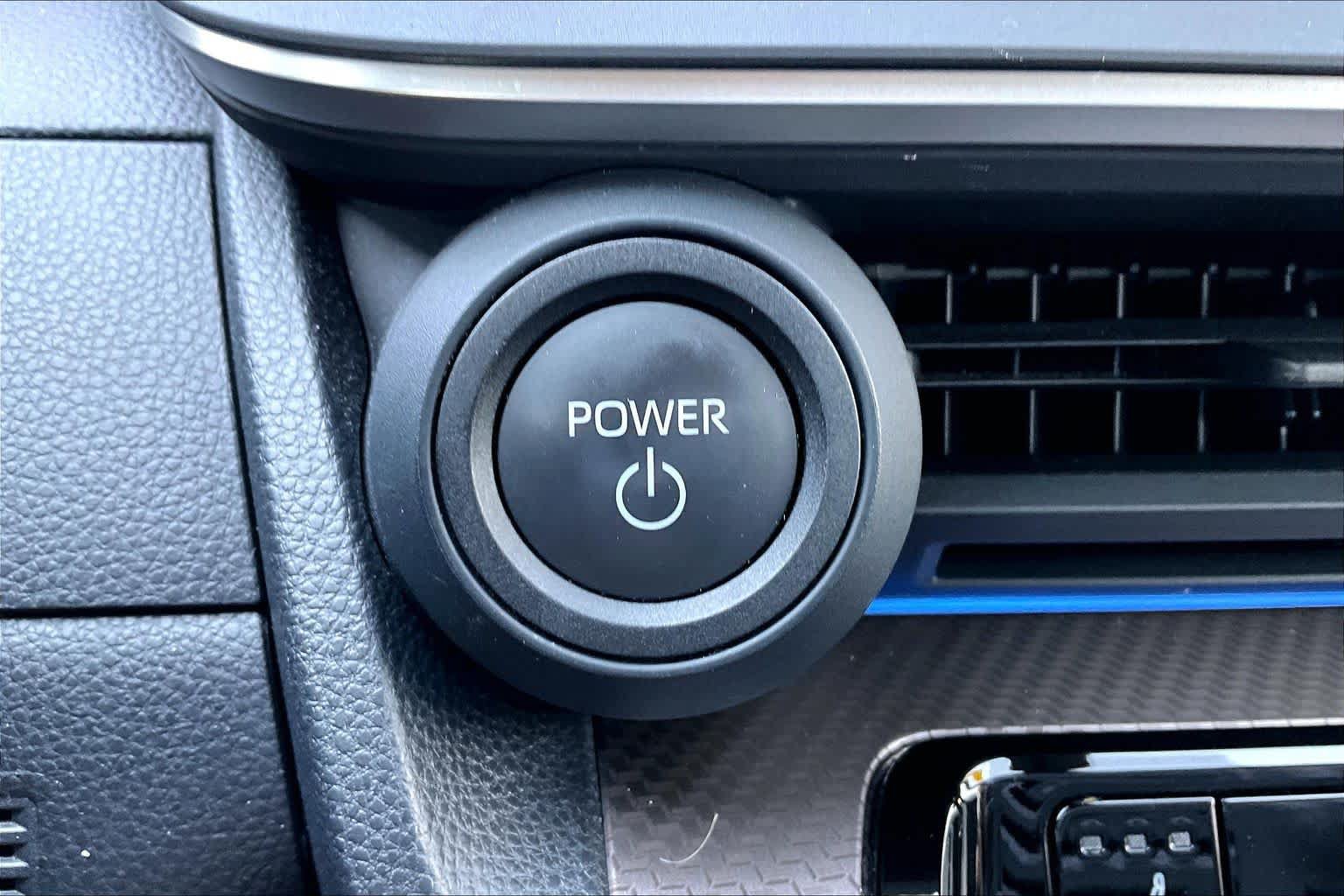 Used 2024 Toyota Prius XLE FWD image 34