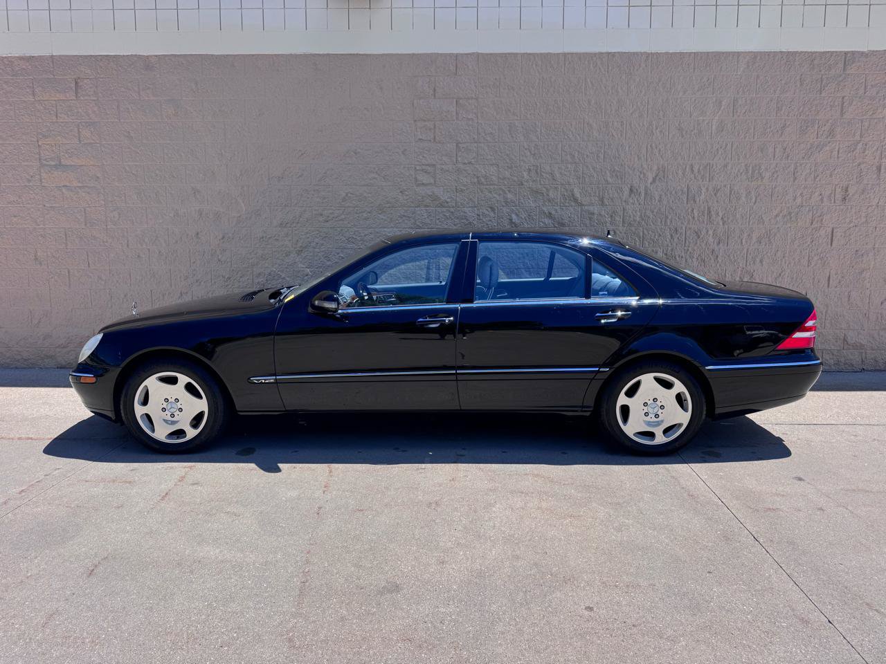 Used 2001 Mercedes-Benz S 600 image 2