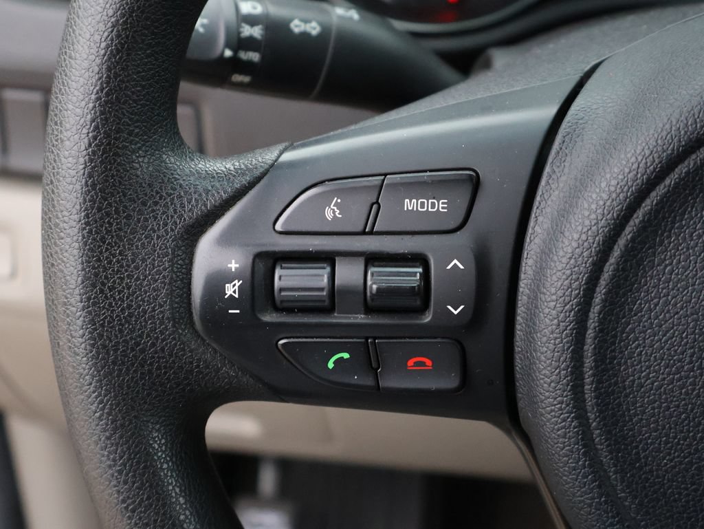 Used 2015 Kia Sedona LX w/ LX Convenience Package FWD image 31