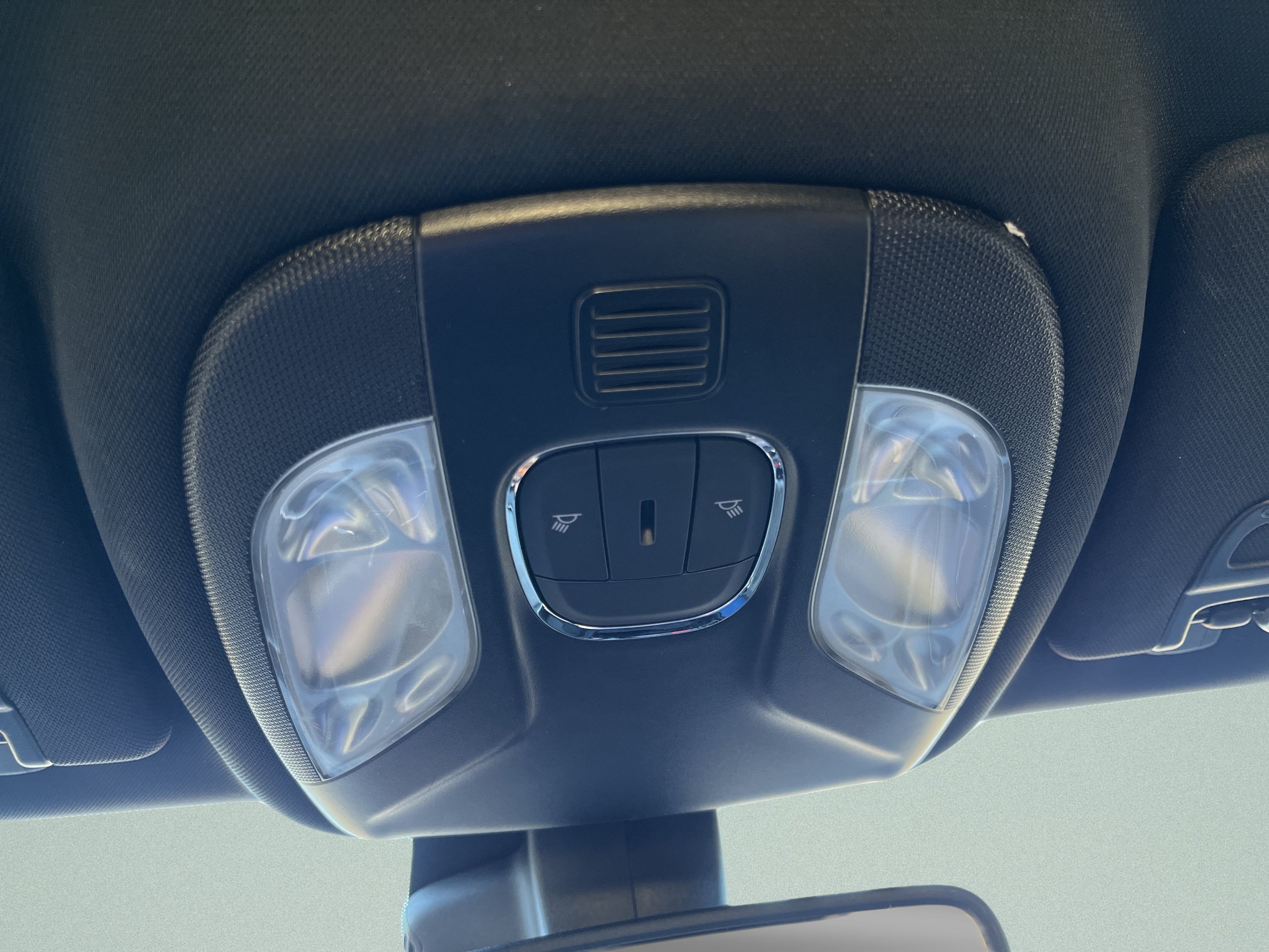 Used 2024 Jeep Compass Latitude AWD/4WD image 19