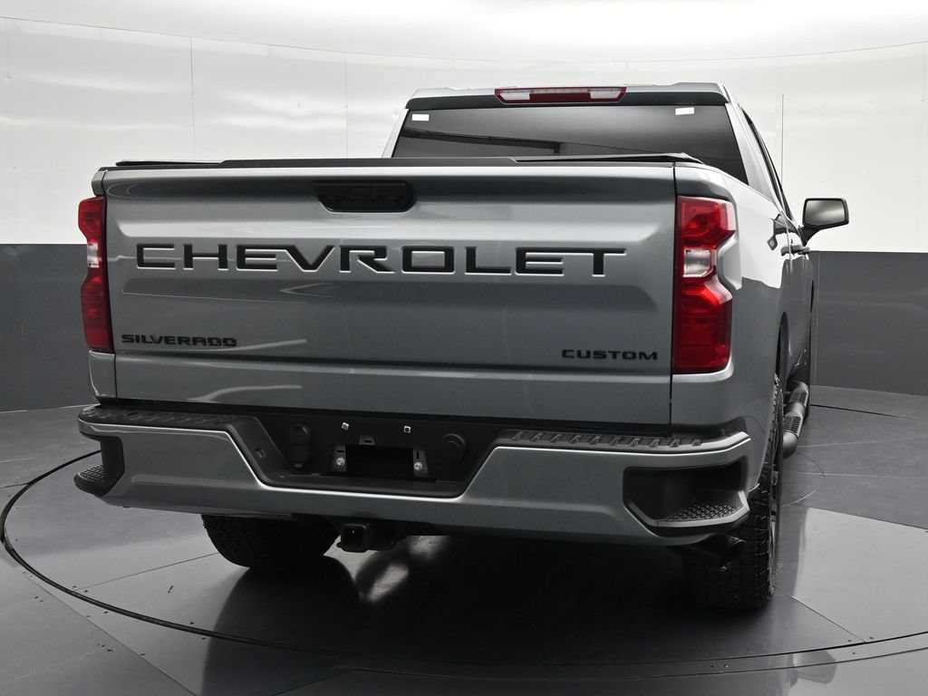 Used 2026 Chevrolet Silverado 1500 Custom w/ Turbomax Blackout Package RWD image 2