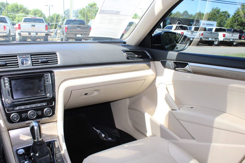 Used 2016 Volkswagen Passat 1.8T SE FWD image 16