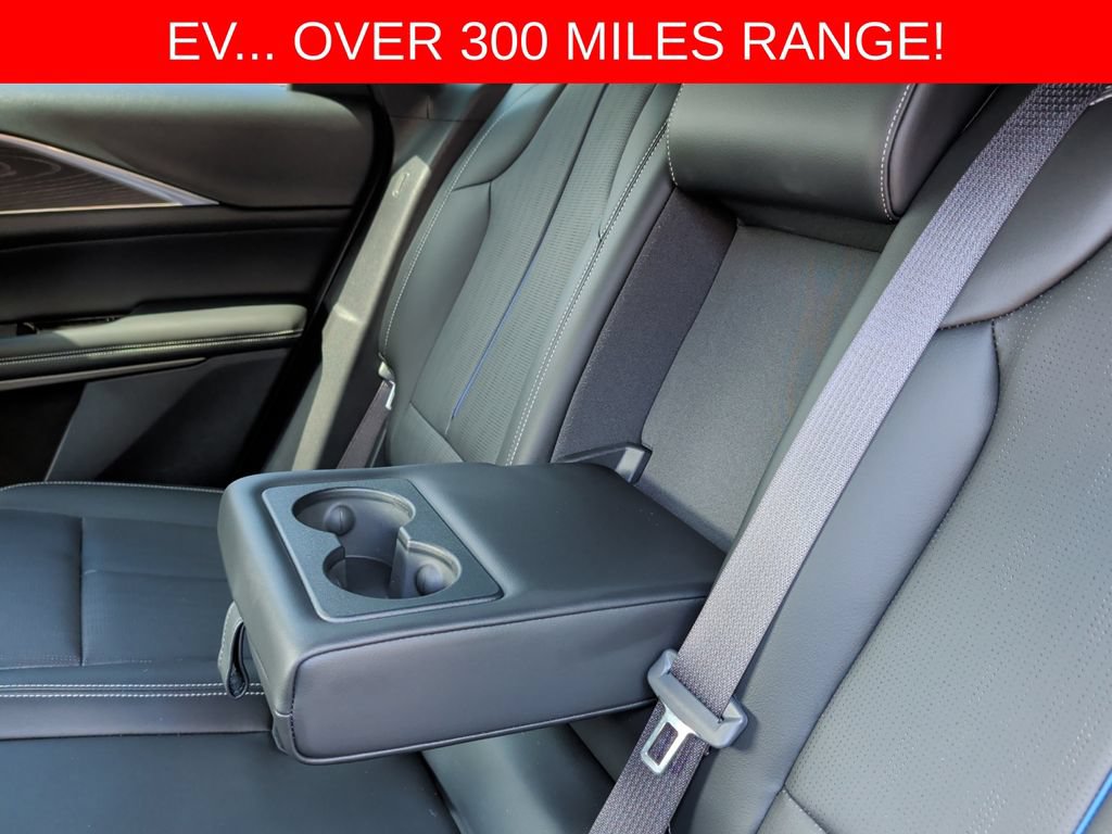 Used 2024 Cadillac Lyriq Luxury w/ LPO, Floor Liner Package AWD/4WD image 33