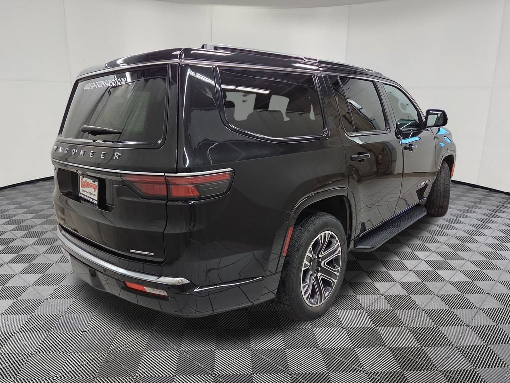 Used 2023 Jeep Wagoneer Series II AWD/4WD image 4