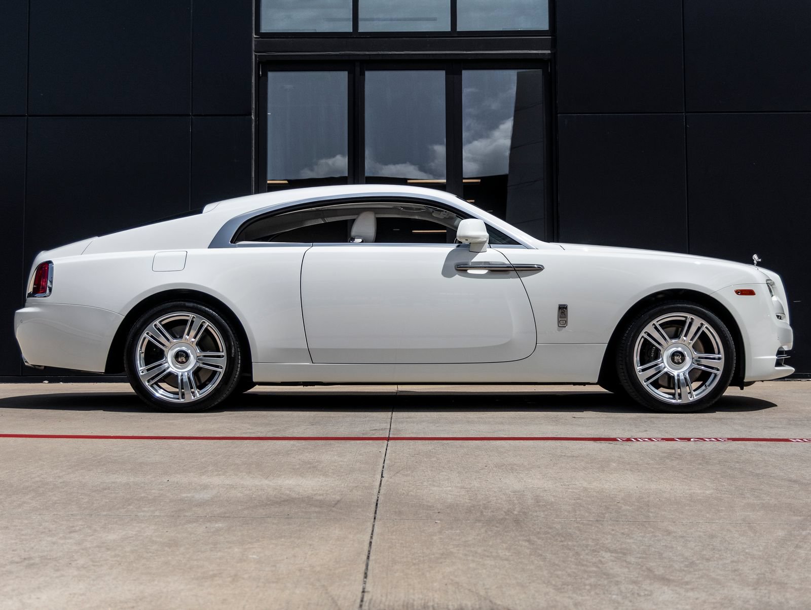 Used 2018 Rolls-Royce Wraith RWD image 23
