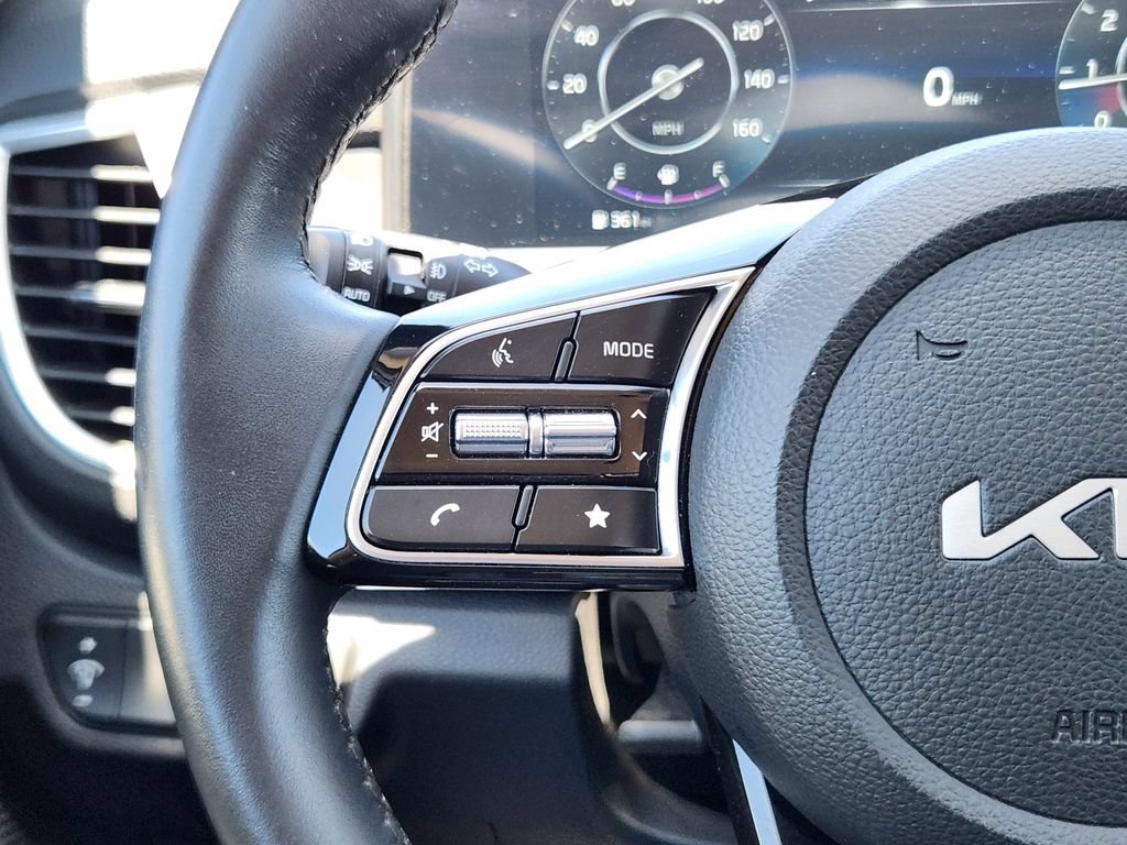 Certified 2025 Kia Seltos EX AWD/4WD image 17