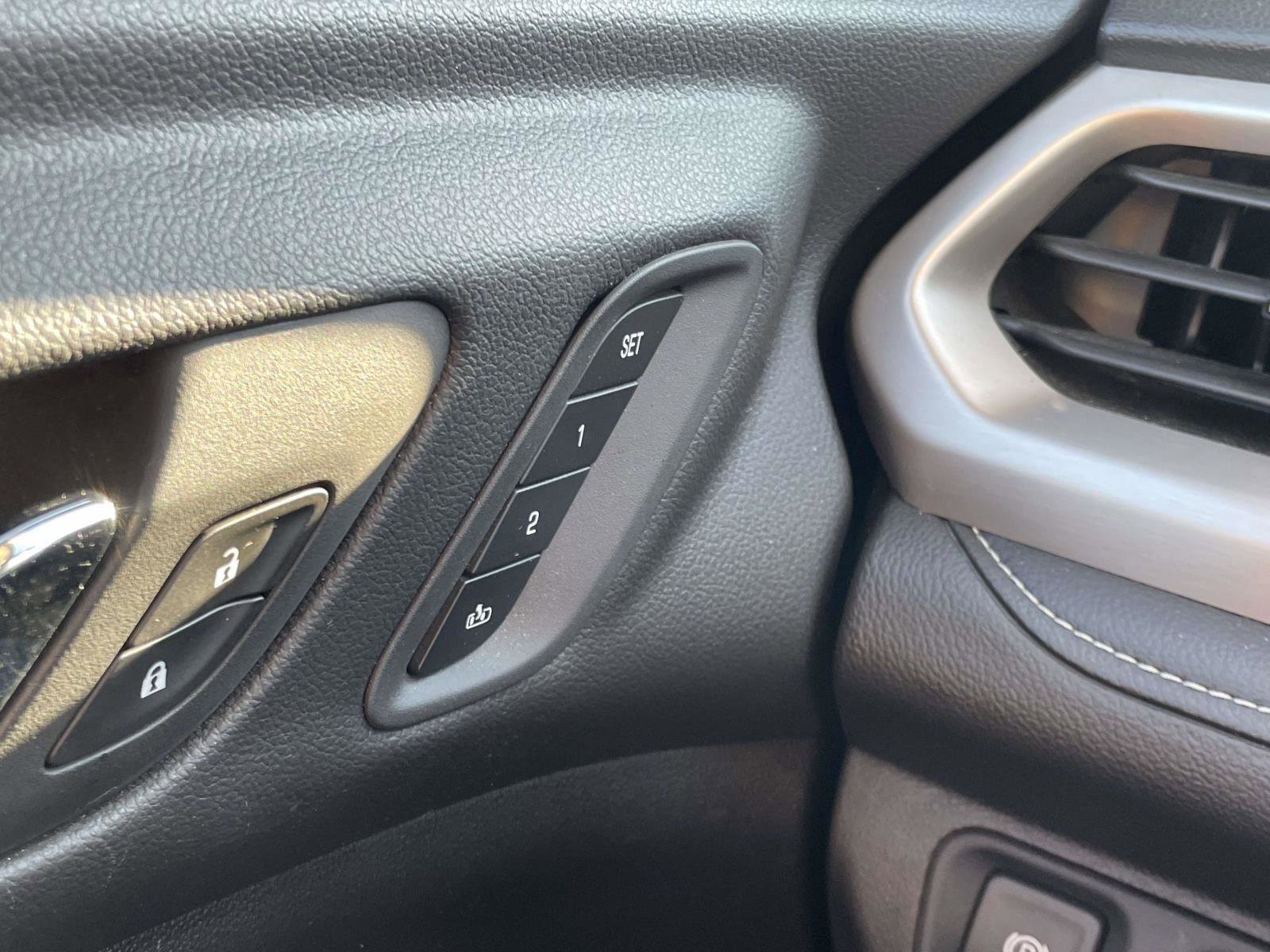 Used 2023 GMC Acadia Denali w/ Denali Technology Package image 15