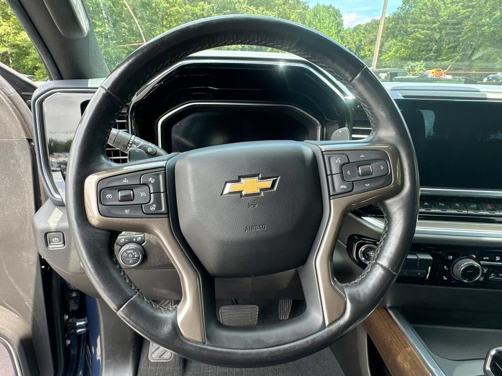 Used 2022 Chevrolet Silverado 1500 High Country w/ Technology Package AWD/4WD image 16