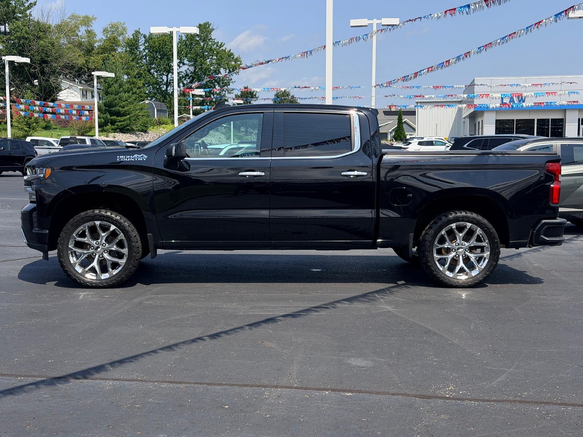 Used 2019 Chevrolet Silverado 1500 High Country w/ Technology Package AWD/4WD image 8