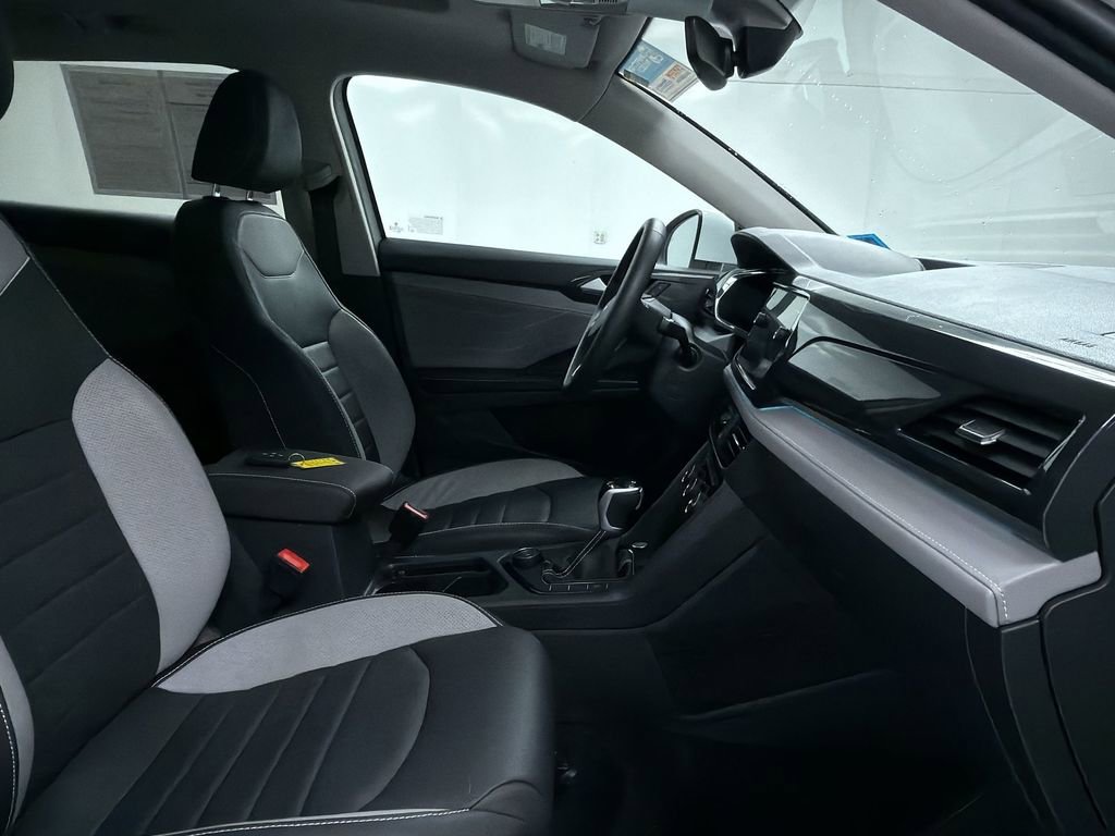 Used 2024 Volkswagen Taos SEL image 11
