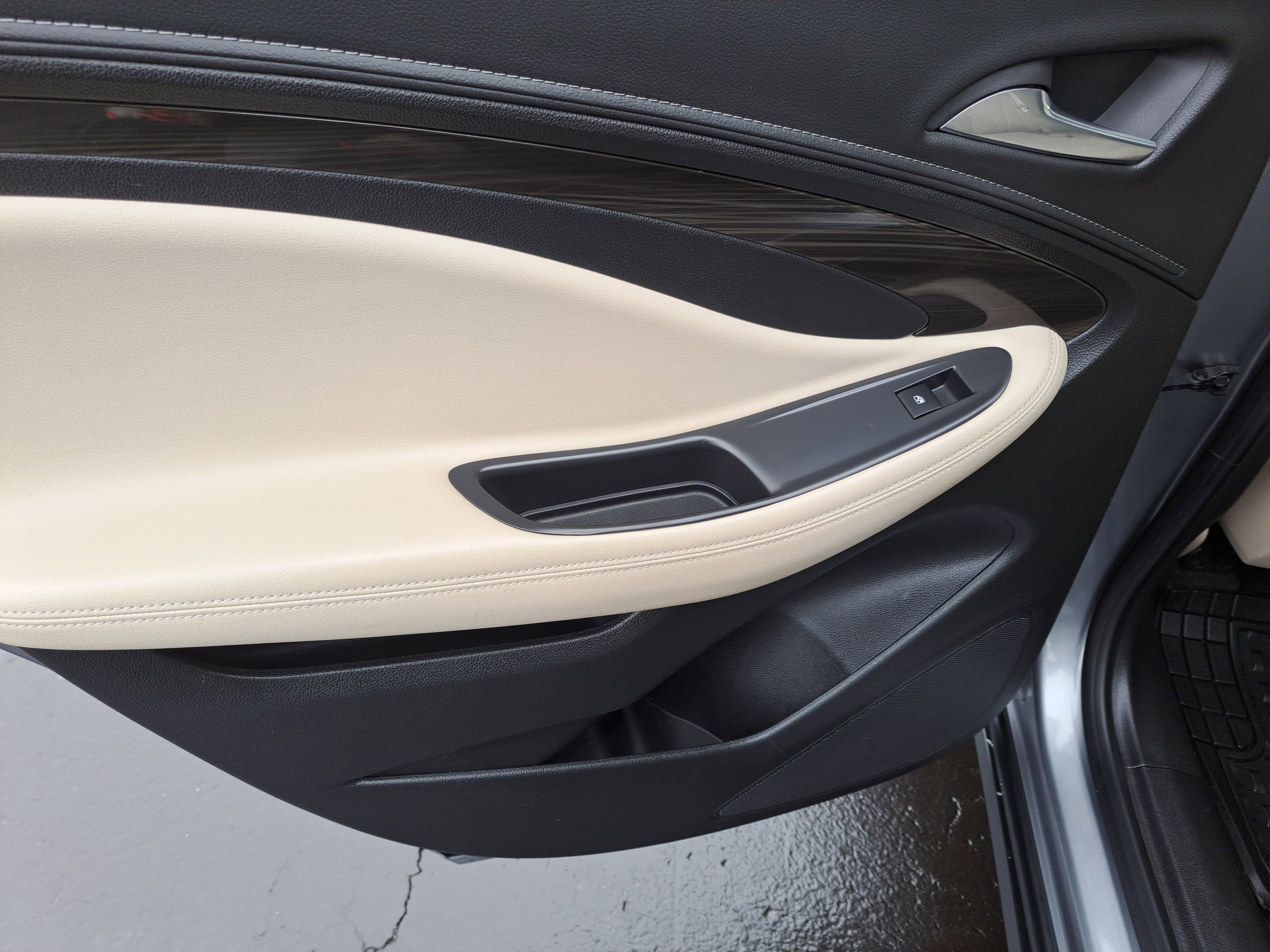 Used 2020 Buick Envision Preferred image 11