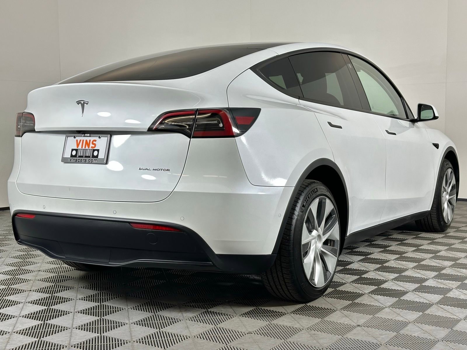Used 2022 Tesla Model Y Long Range image 4