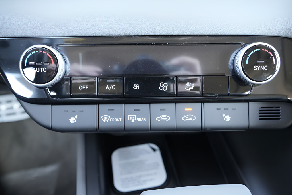 New 2026 Hyundai Elantra SEL Sport FWD image 30