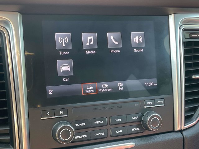 Used 2018 Porsche Macan Sport Edition AWD/4WD image 26