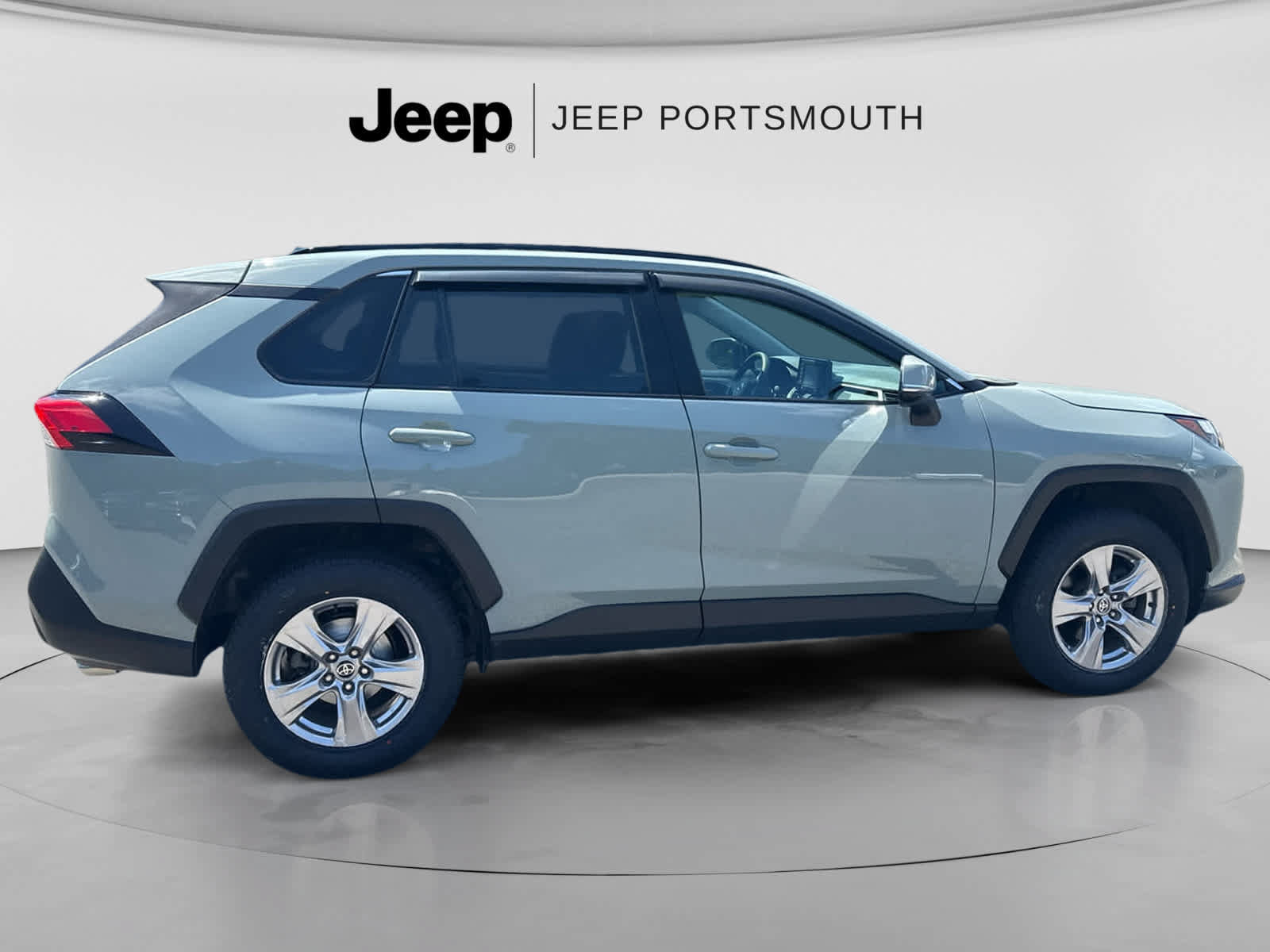 Used 2022 Toyota RAV4 XLE w/ Convenience Package AWD/4WD image 2