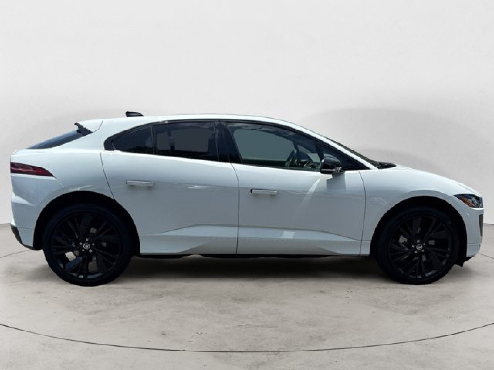 Used 2024 Jaguar I-PACE R-Dynamic HSE AWD/4WD image 3