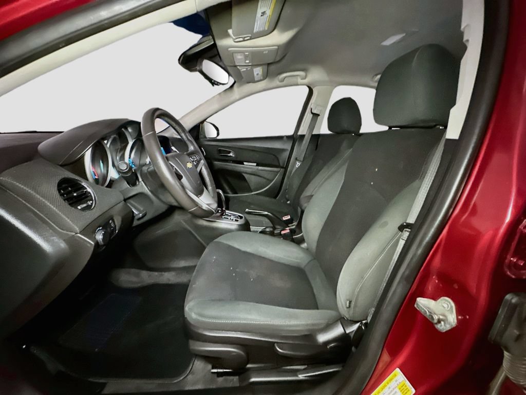 Used 2011 Chevrolet Cruze LT FWD image 17