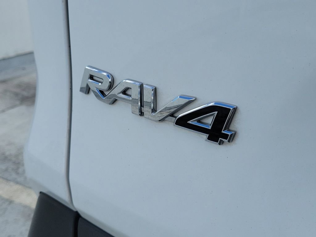 Certified 2024 Toyota RAV4 LE AWD/4WD image 9