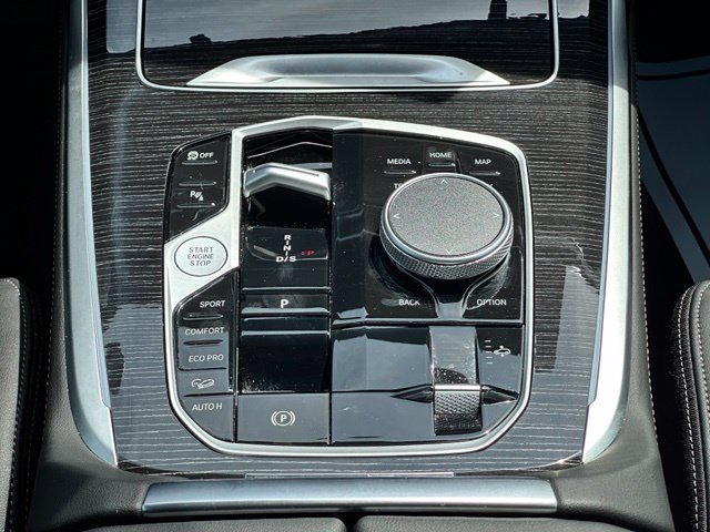 Used 2025 BMW X7 xDrive40i w/ M Sport Package AWD/4WD image 33