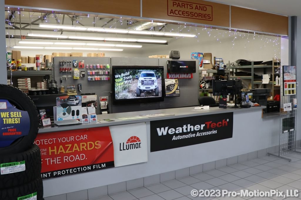 Used 2025 Chevrolet TrailBlazer LT AWD/4WD image 35
