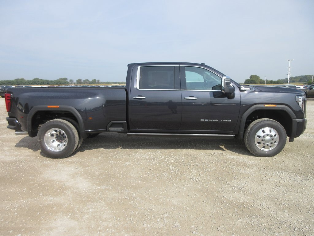 New 2026 GMC Sierra 3500 Denali Ultimate image 3