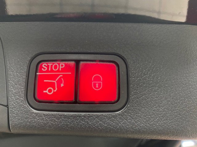 Used 2025 Mercedes-Benz GLB 250 image 8